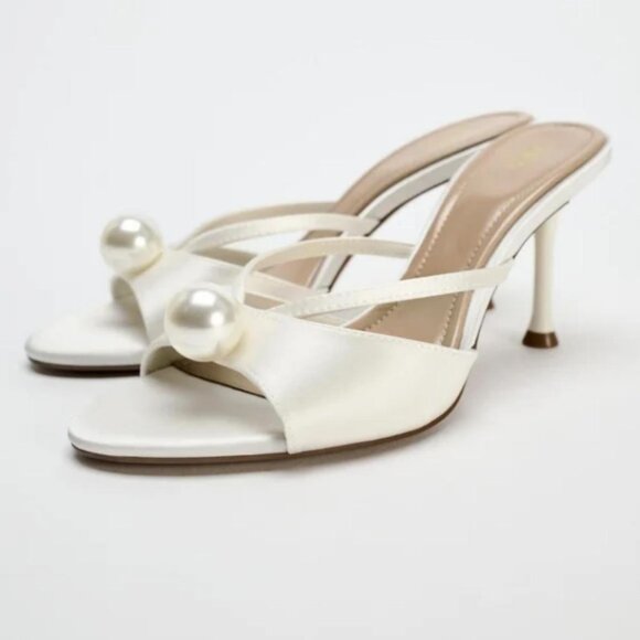ZARA FAUX PEARL HEELED SANDALS - Picture 2 of 5